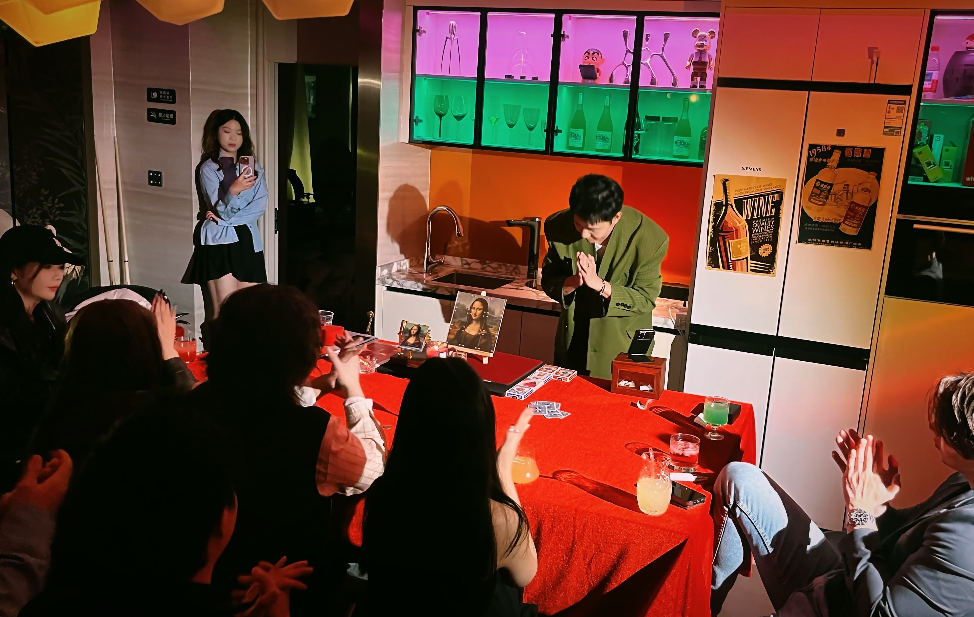 近景魔术表演