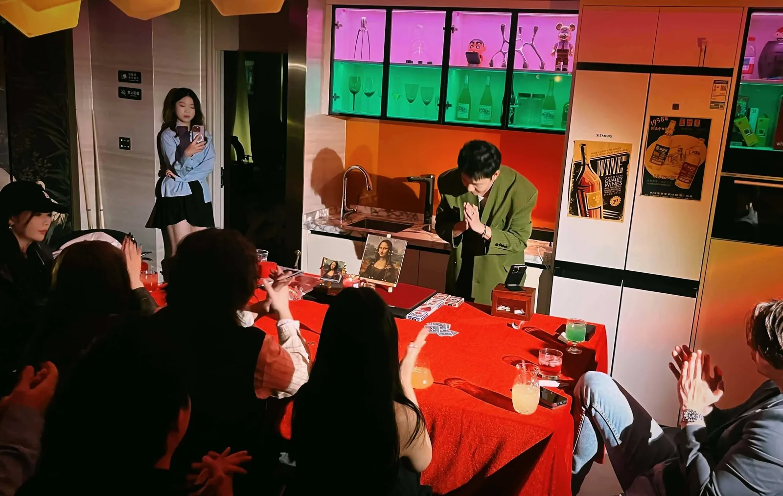 微醺秀近景魔术表演现场
